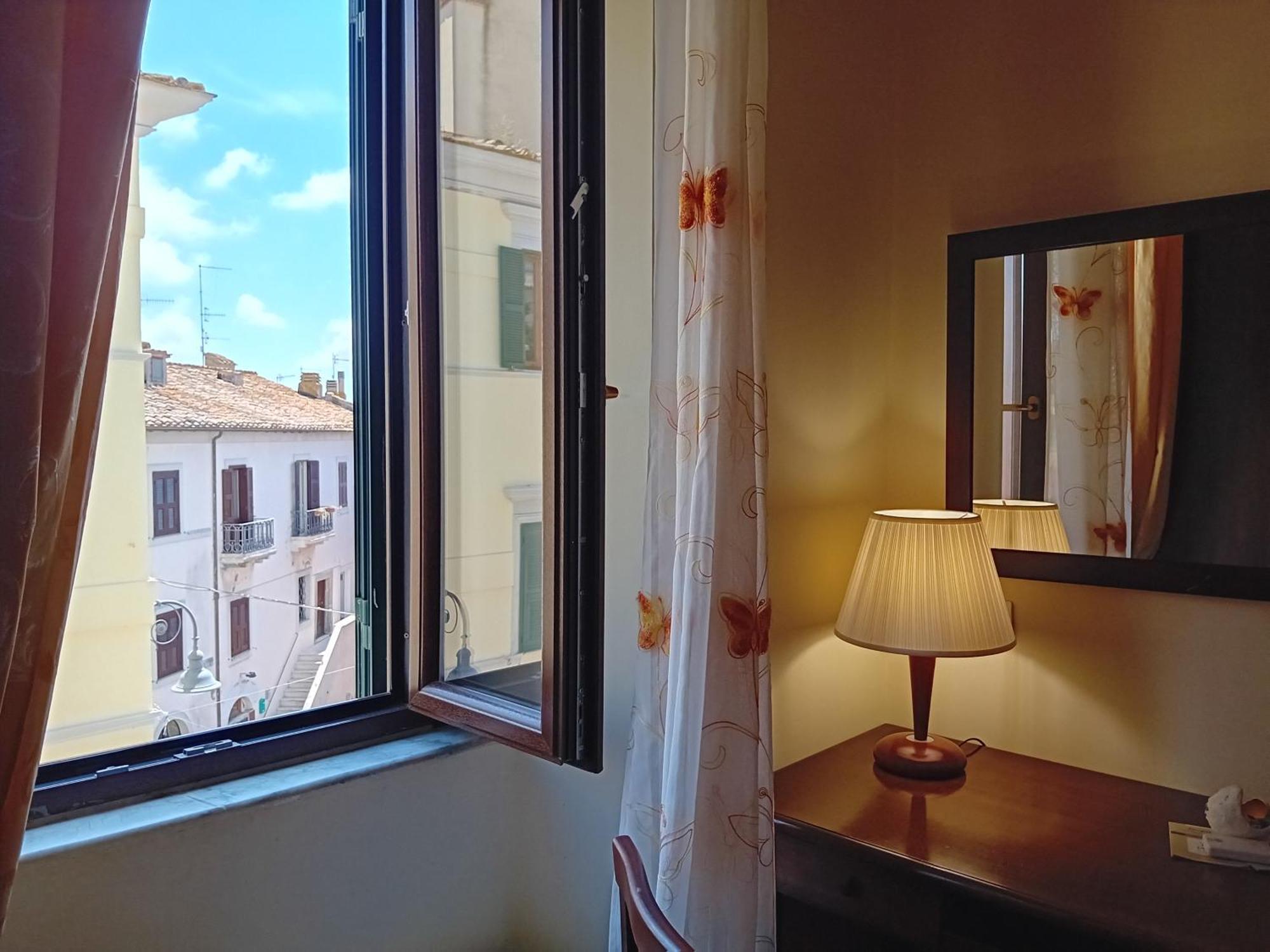 Camere Del Re Tarquinia Bagian luar foto